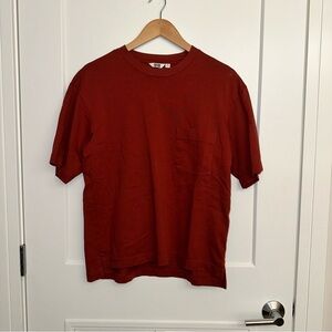 Men’s Dark Red Uniqlo oversized t-shirt with front pocket. LIKE NEW